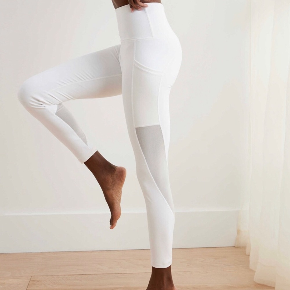 AERIE leggings.